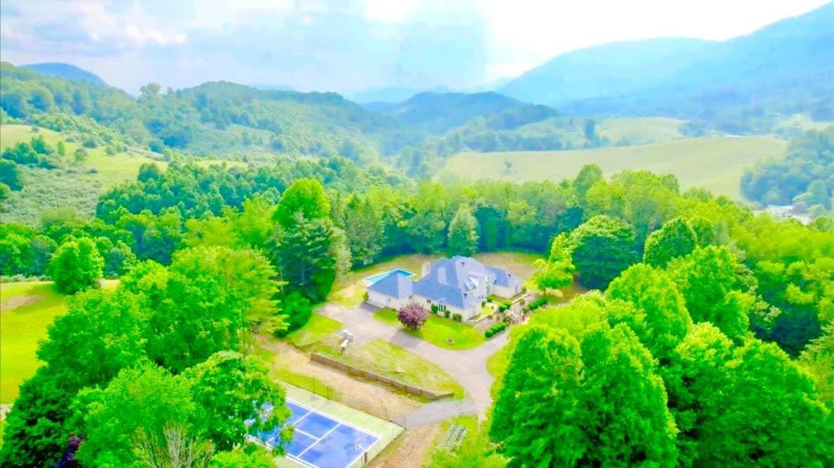 Вілла Gated Mansion - Basketball Court Movie Theater Views Big Stone Gap Екстер'єр фото
